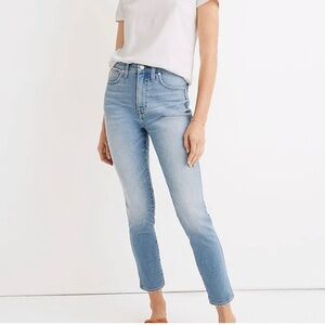 Madewell 10” High Rise Skinny Crop
Size 25